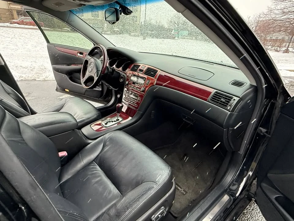 2004 Lexus ES 4th Gen - Image 10 of 17