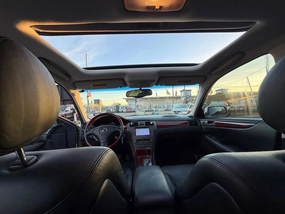 2004 Lexus ES 3rd Gen - Image 15 of 17