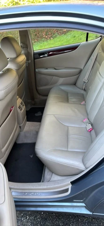 2004 Lexus ES 3rd Gen - Image 2 of 2