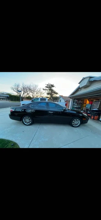 2004 Lexus ES 4th Gen - Image 4 of 4