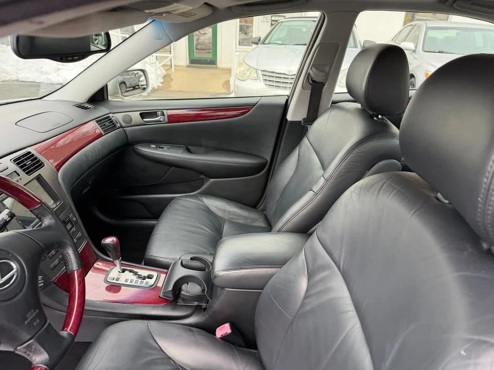 2004 Lexus ES 3rd Gen - Image 5 of 20