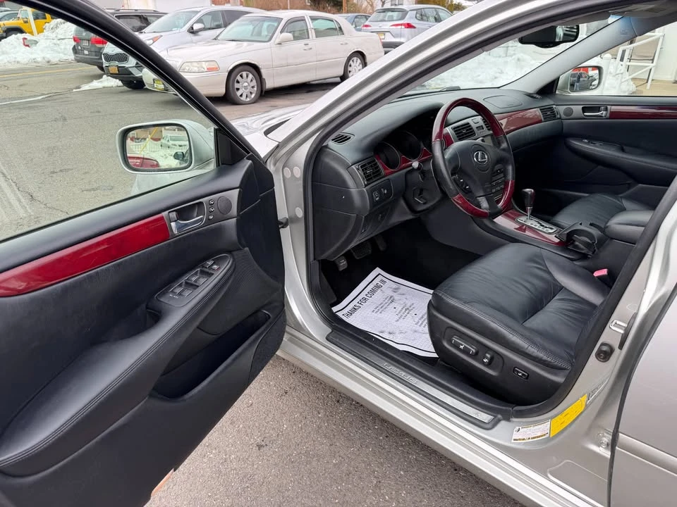 2004 Lexus ES 3rd Gen - Image 2 of 20