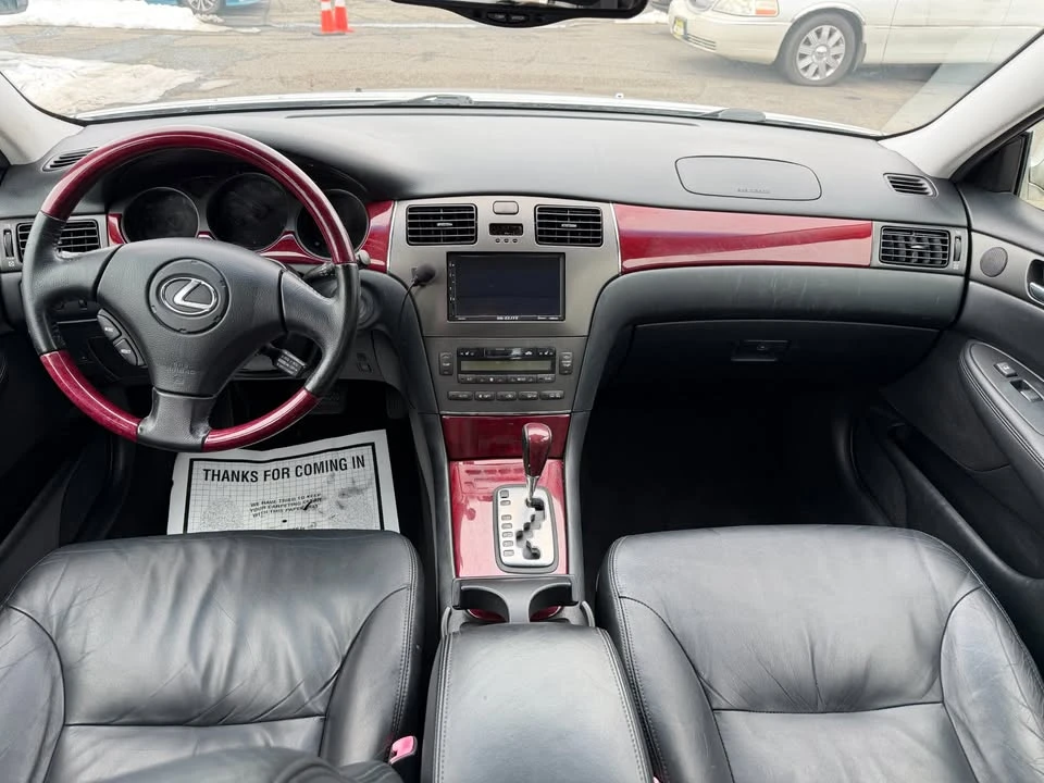 2004 Lexus ES 3rd Gen - Image 11 of 20