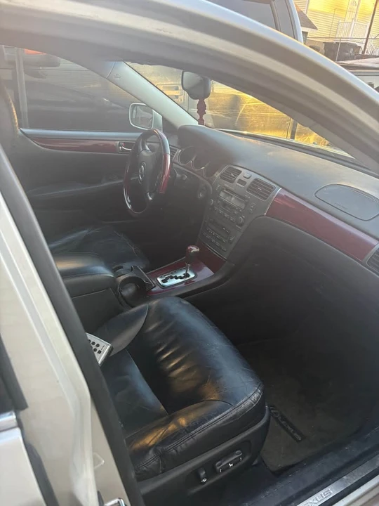2004 Lexus ES 4th Gen - Image 3 of 5