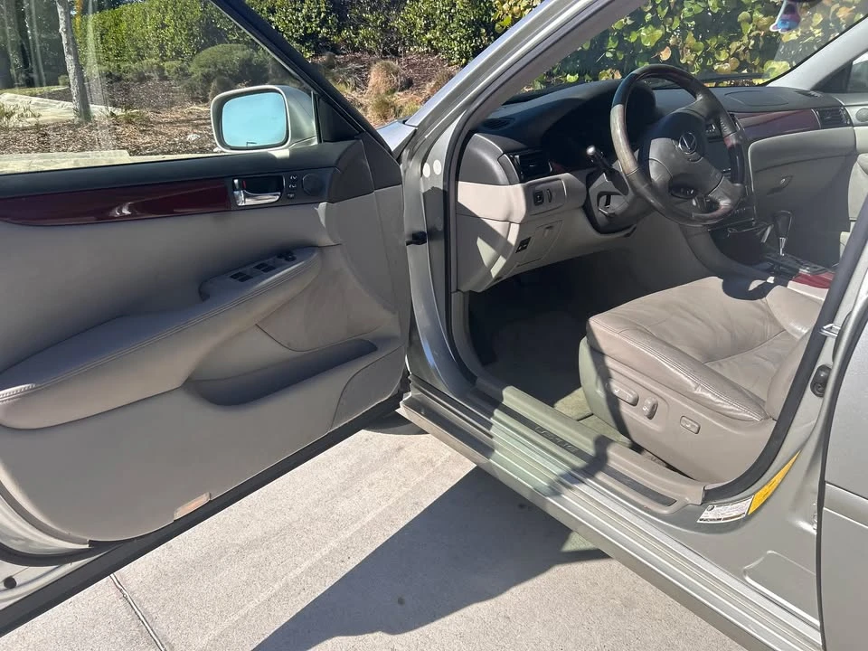 2004 Lexus ES 4th Gen - Image 17 of 20