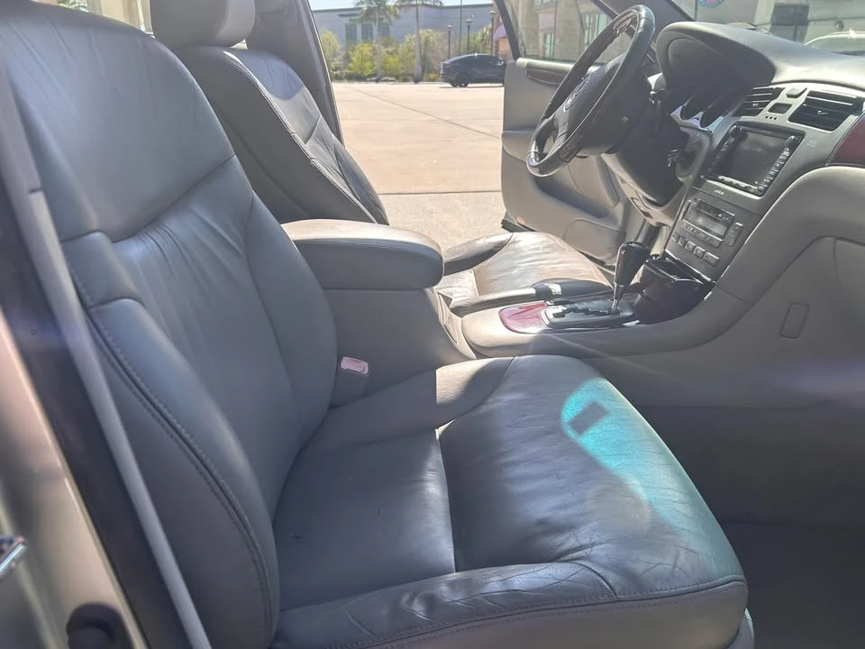 2004 Lexus ES 4th Gen - Image 16 of 20