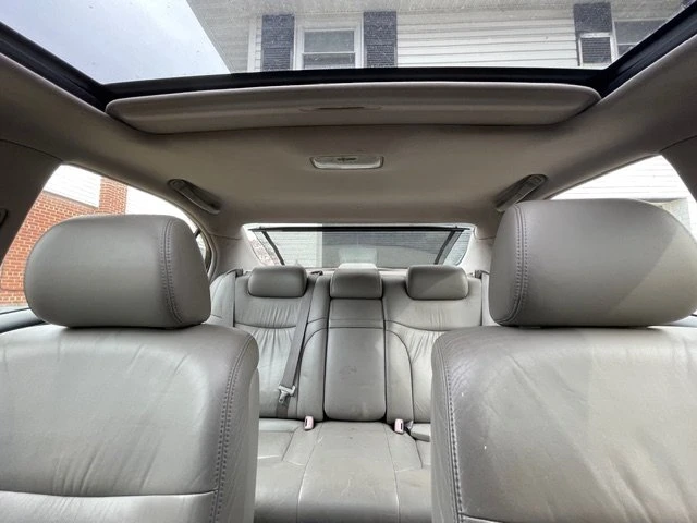 2004 Lexus ES 4th Gen - Image 8 of 12