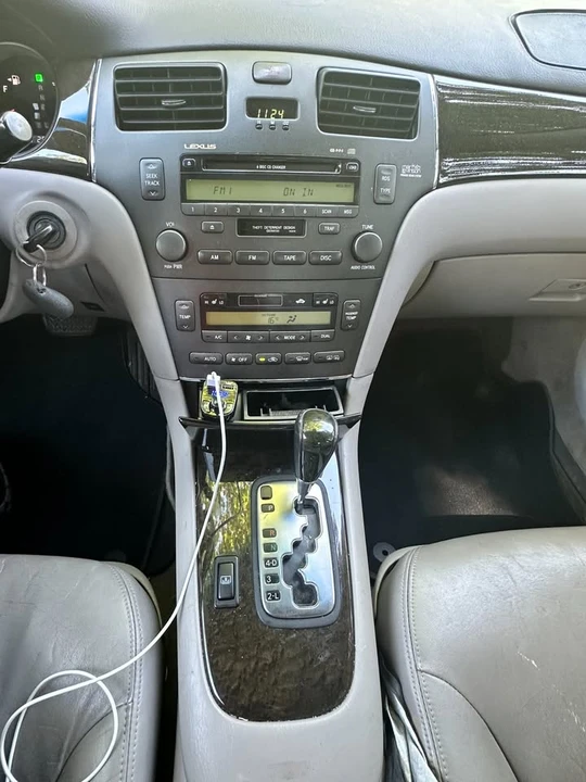 2004 Lexus ES 4th Gen - Image 5 of 6