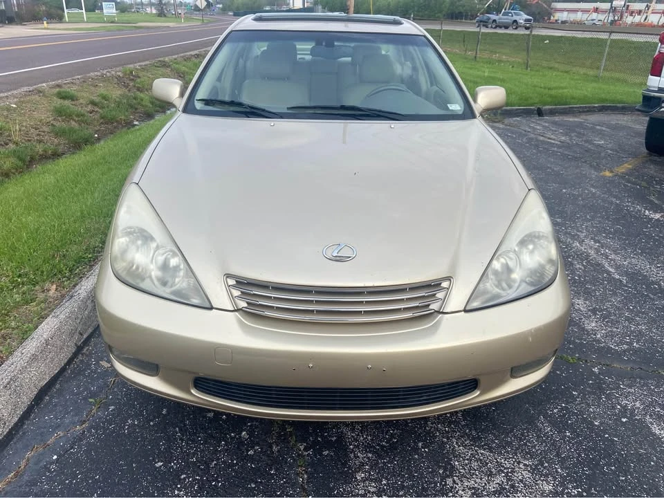 2004 Lexus ES 4th Gen - Image 3 of 13