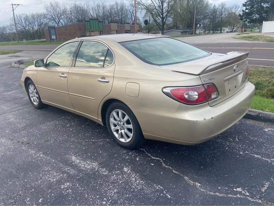 2004 Lexus ES 4th Gen - Image 4 of 13