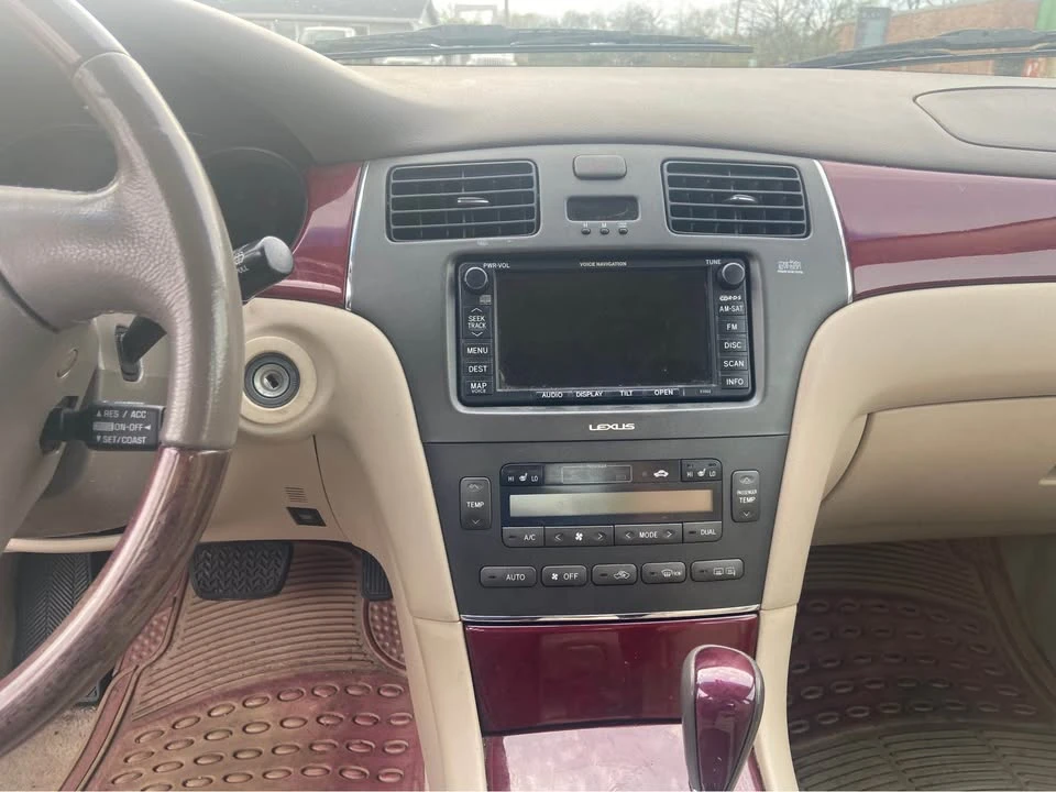 2004 Lexus ES 4th Gen - Image 10 of 13