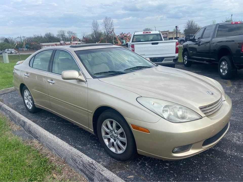 2004 Lexus ES 4th Gen - Image 2 of 13