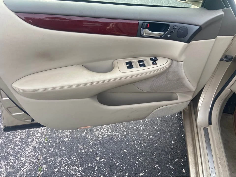2004 Lexus ES 4th Gen - Image 11 of 13