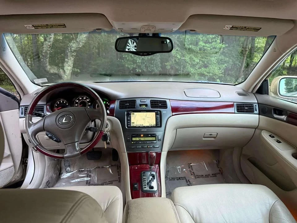 2004 Lexus ES 3rd Gen - Image 18 of 19