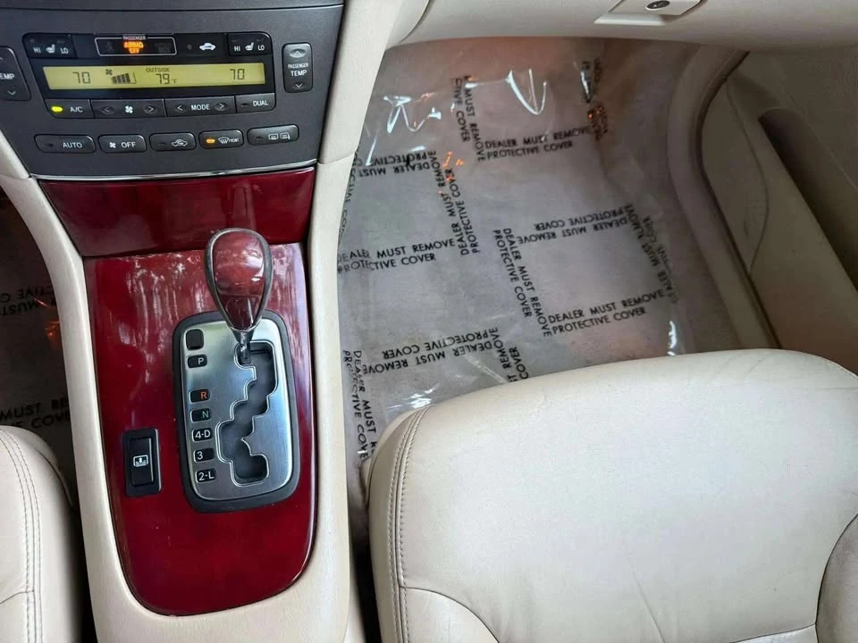 2004 Lexus ES 3rd Gen - Image 16 of 19
