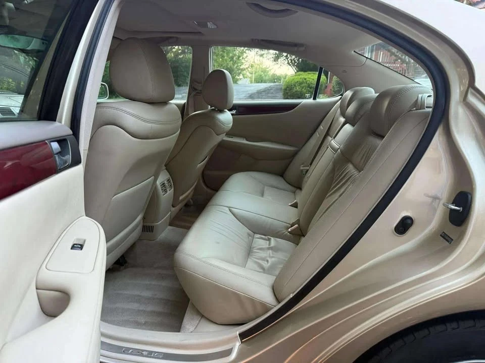 2004 Lexus ES 3rd Gen - Image 19 of 19