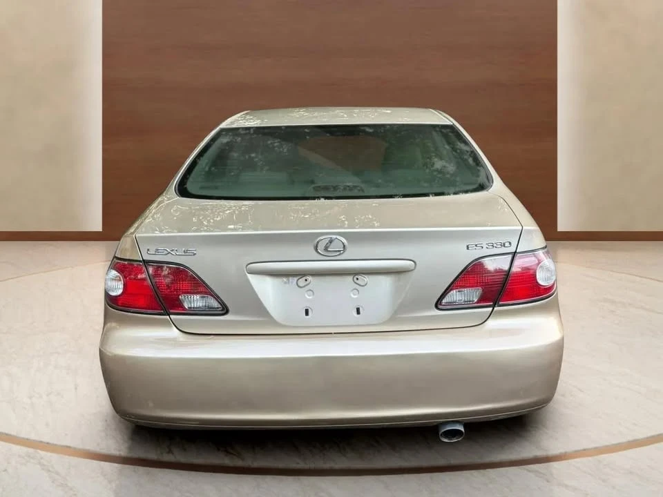 2004 Lexus ES 3rd Gen - Image 8 of 19