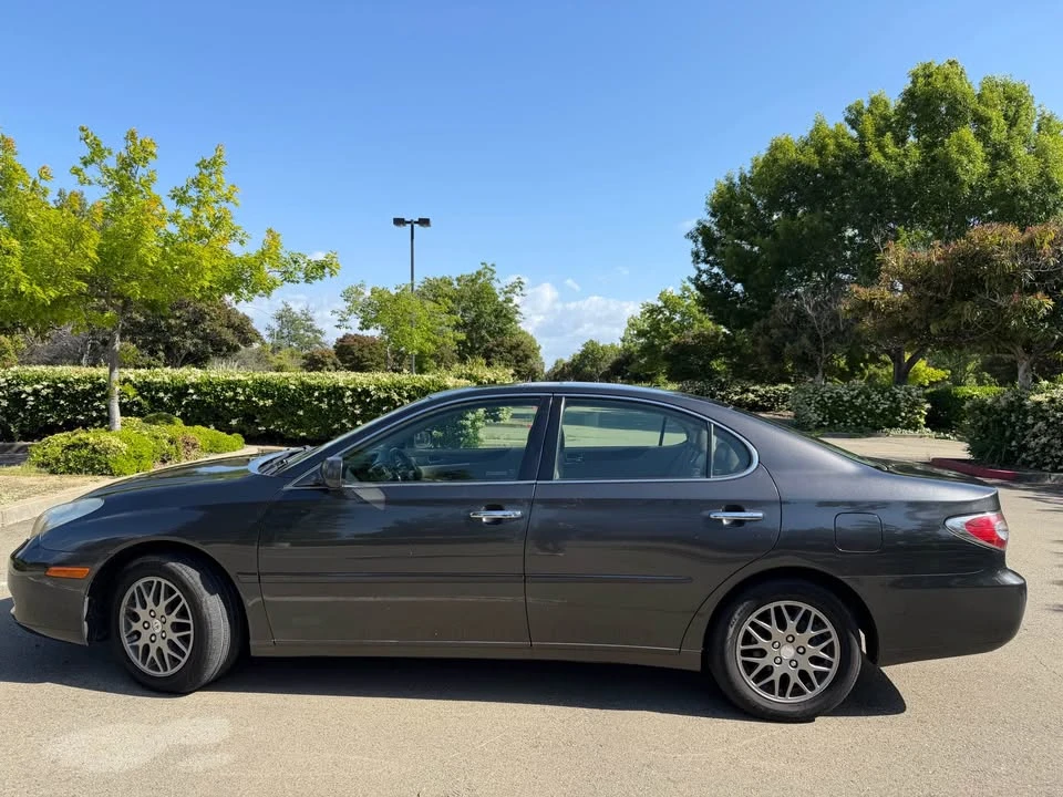 2004 Lexus ES 4th Gen - Image 3 of 20
