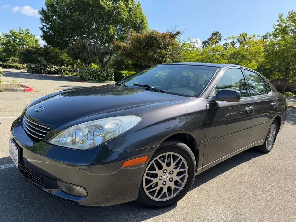 2004 Lexus ES 4th Gen - Image 2 of 20