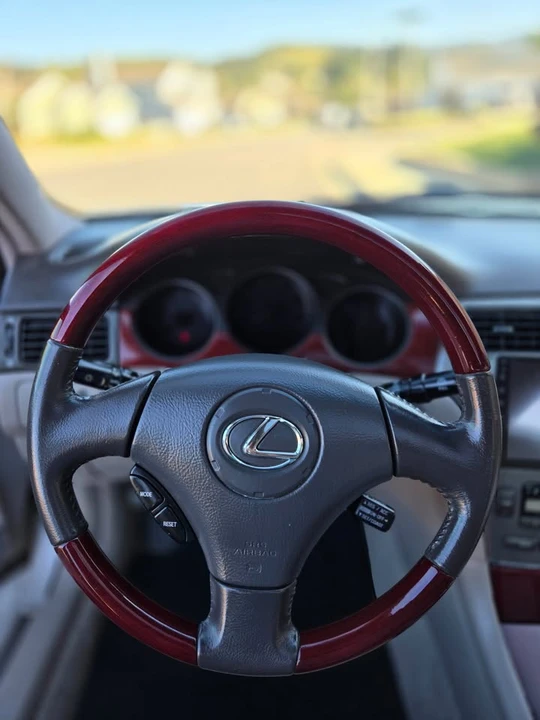 2004 Lexus ES 4th Gen - Image 12 of 20