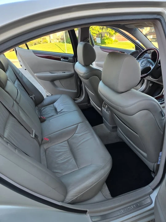 2004 Lexus ES 4th Gen - Image 10 of 20