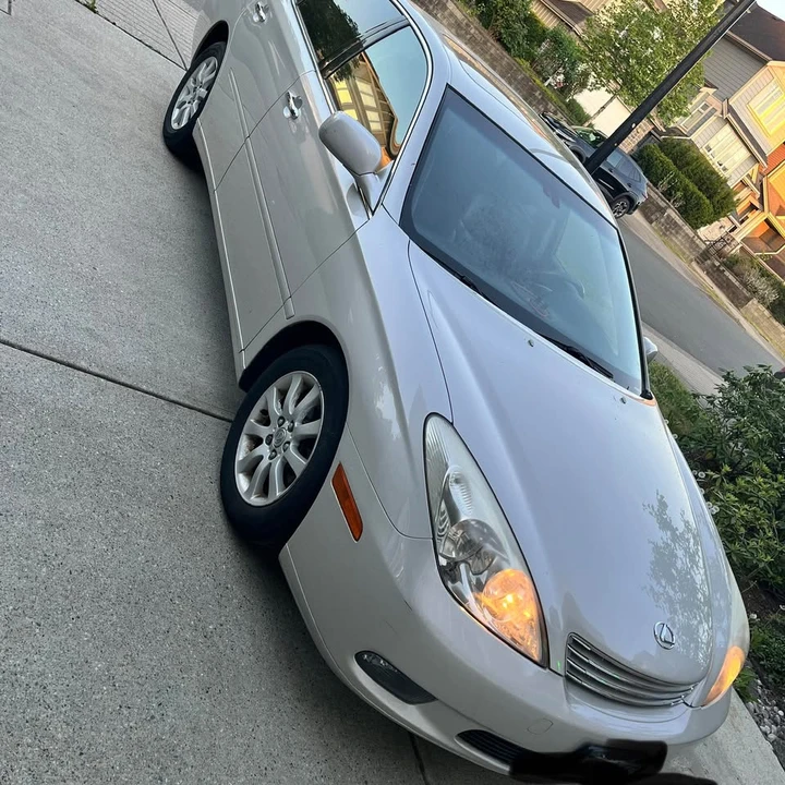 2004 Lexus ES 4th Gen - Image 2 of 10