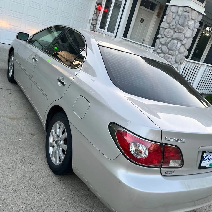 2004 Lexus ES 4th Gen - Image 5 of 10