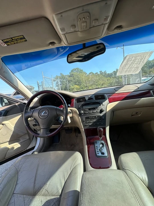 2004 Lexus ES 4th Gen - Image 4 of 4
