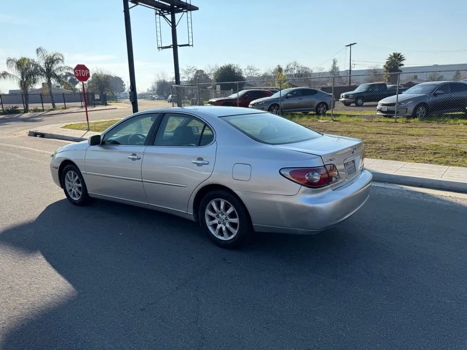 2004 Lexus ES 4th Gen - Image 8 of 20