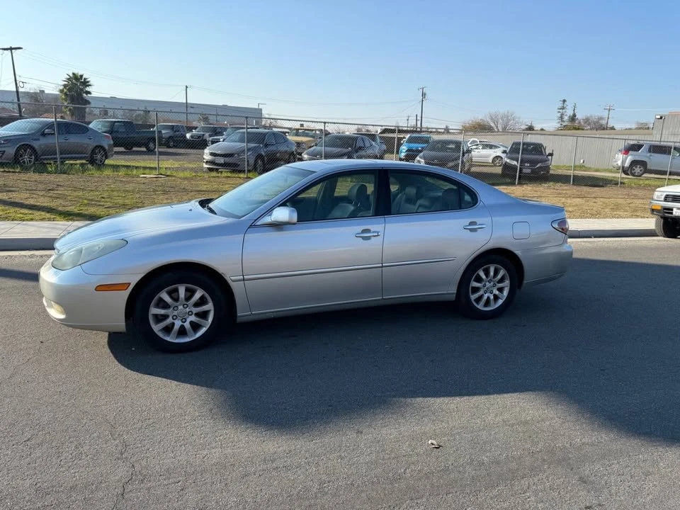 2004 Lexus ES 4th Gen - Image 3 of 20