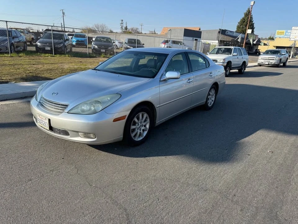 2004 Lexus ES 4th Gen - Image 2 of 20