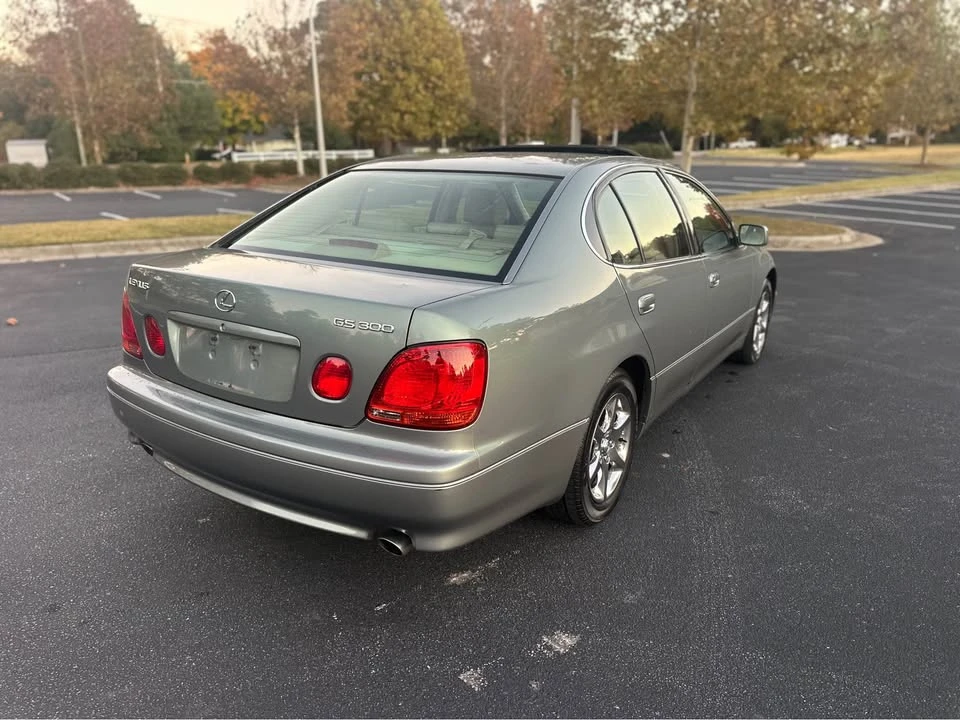 2004 Lexus GS 2nd Gen - Image 10 of 13