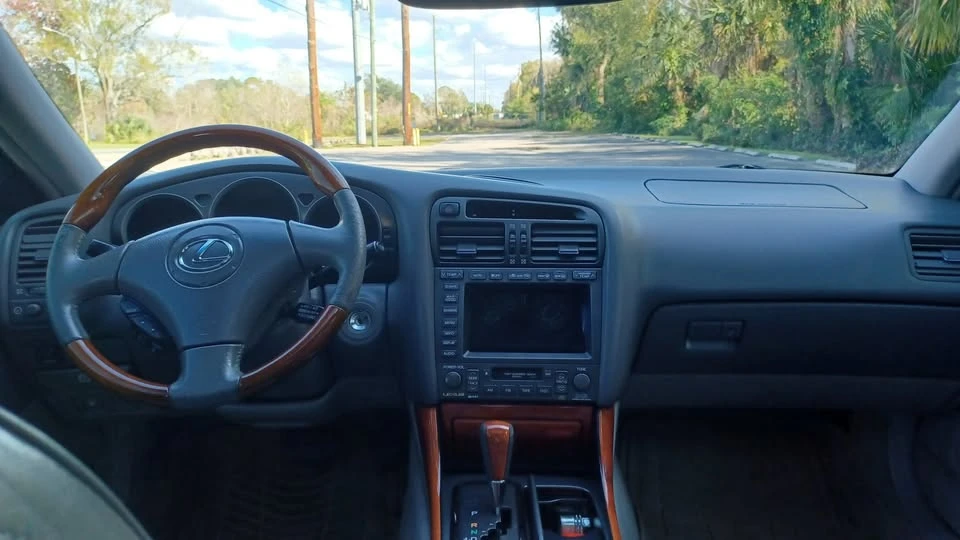 2004 Lexus GS 2nd Gen - Image 10 of 18
