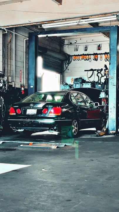 2004 Lexus GS 2nd Gen - Image 2 of 9