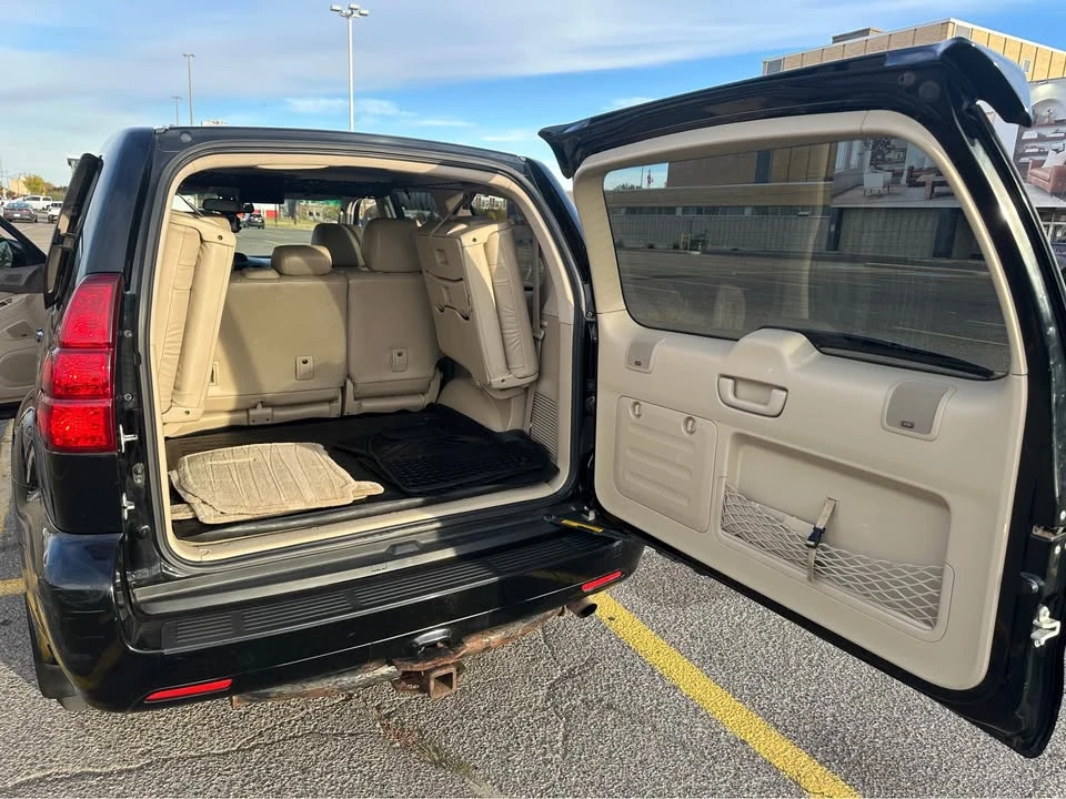 2004 Lexus GX 1st Gen - Image 11 of 16