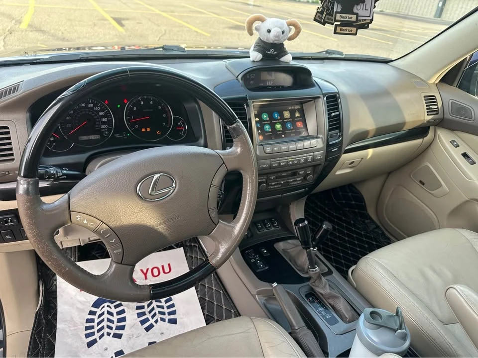 2004 Lexus GX 1st Gen - Image 4 of 16