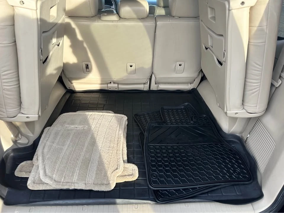 2004 Lexus GX 1st Gen - Image 12 of 16