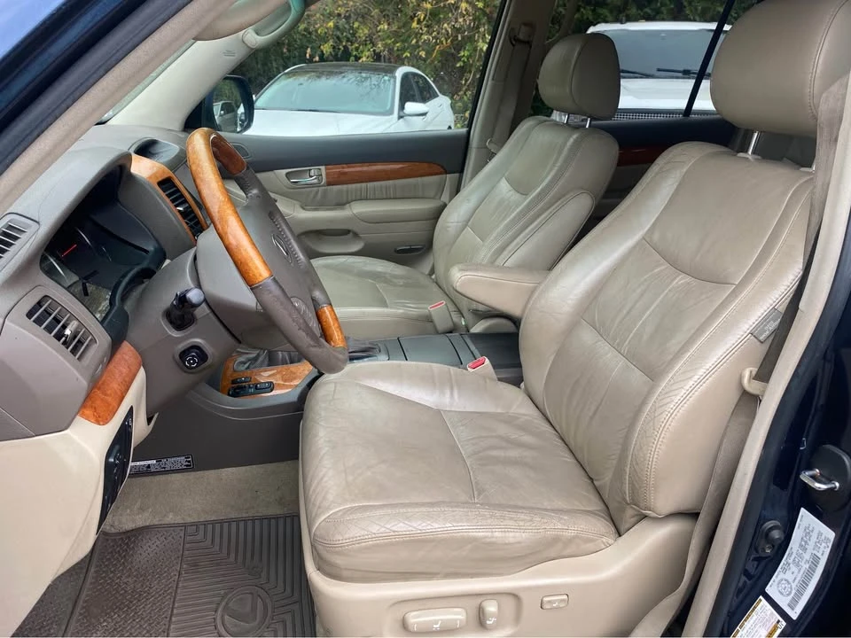 2004 Lexus GX 1st Gen - Image 11 of 17