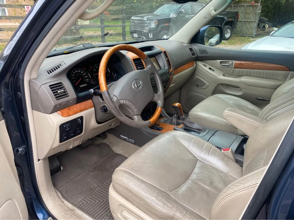 2004 Lexus GX 1st Gen - Image 10 of 17
