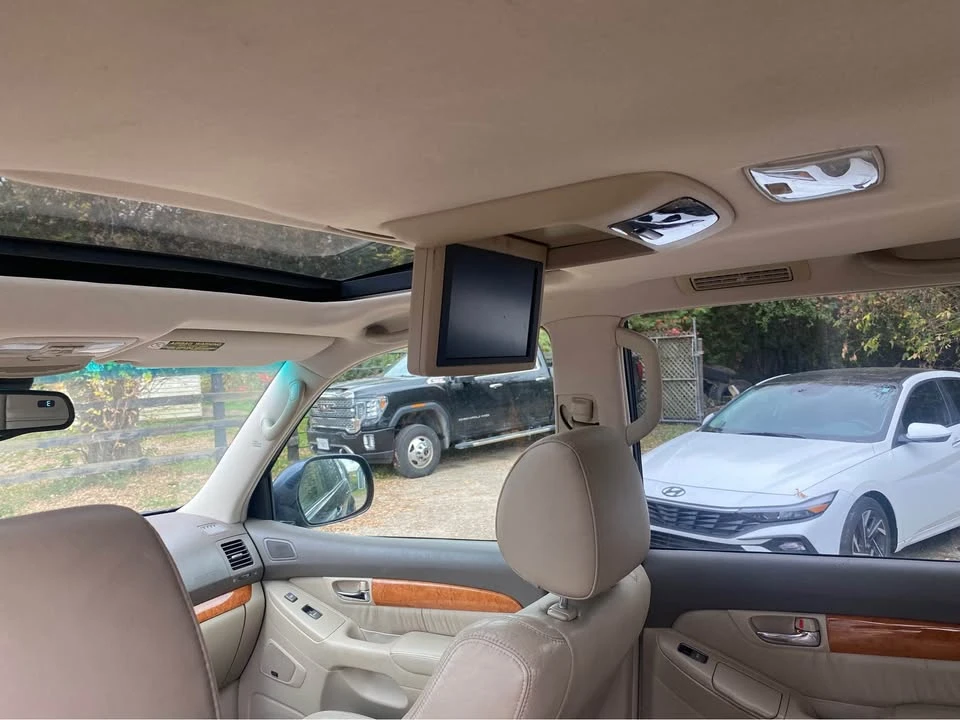 2004 Lexus GX 1st Gen - Image 14 of 17