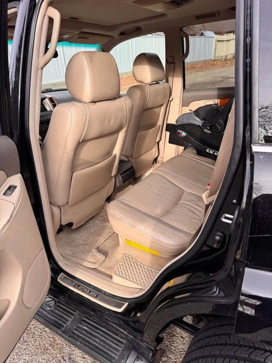 2004 Lexus GX 1st Gen - Image 11 of 18