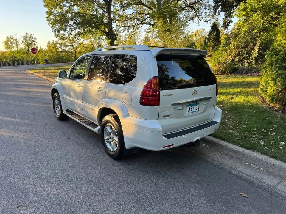 2004 Lexus GX 1st Gen - Image 3 of 15
