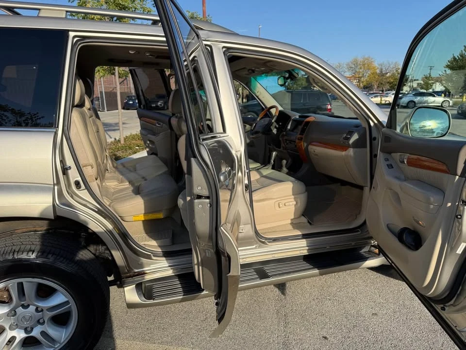 2004 Lexus GX 1st Gen - Image 15 of 18