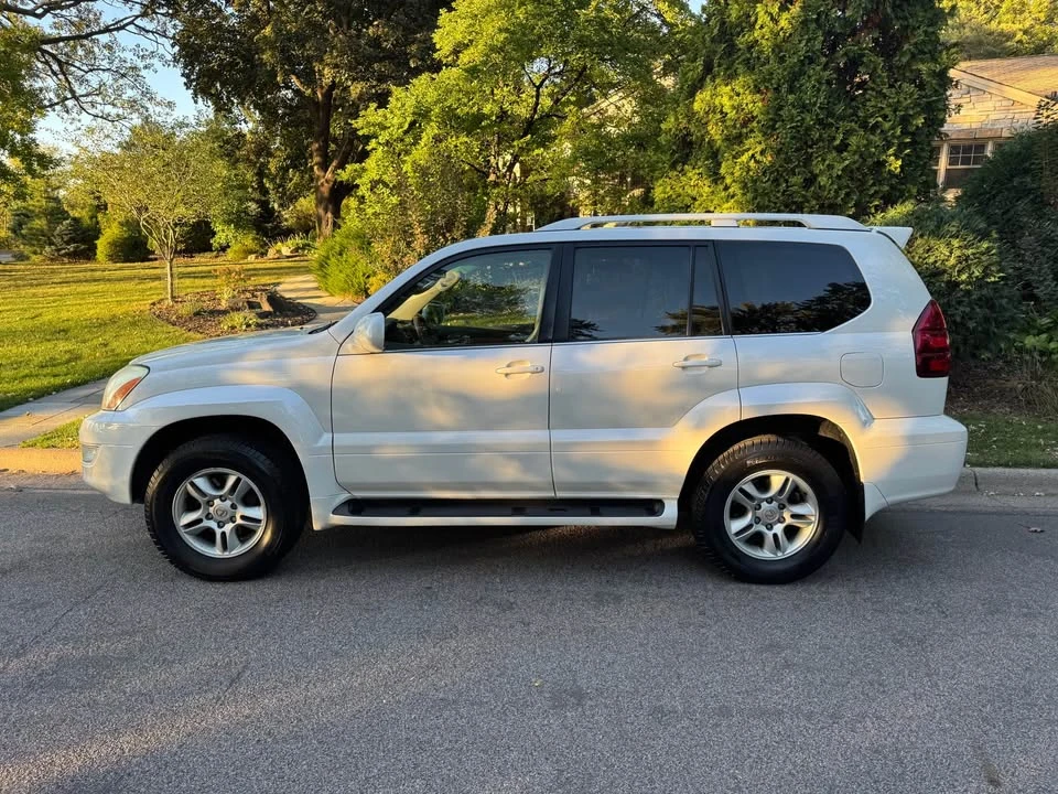 2004 Lexus GX 1st Gen - Image 2 of 15