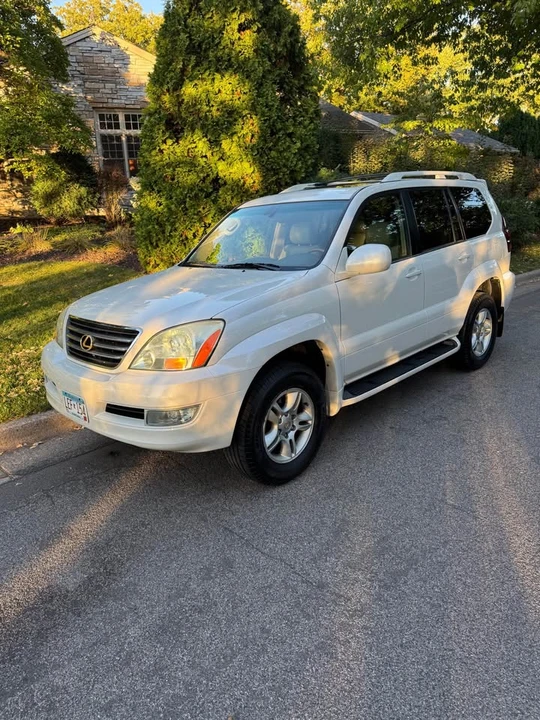 2004 Lexus GX 1st Gen - Image 9 of 15