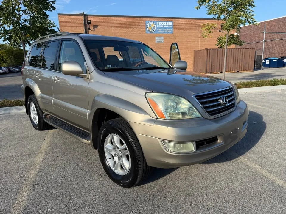 2004 Lexus GX 1st Gen - Image 16 of 18