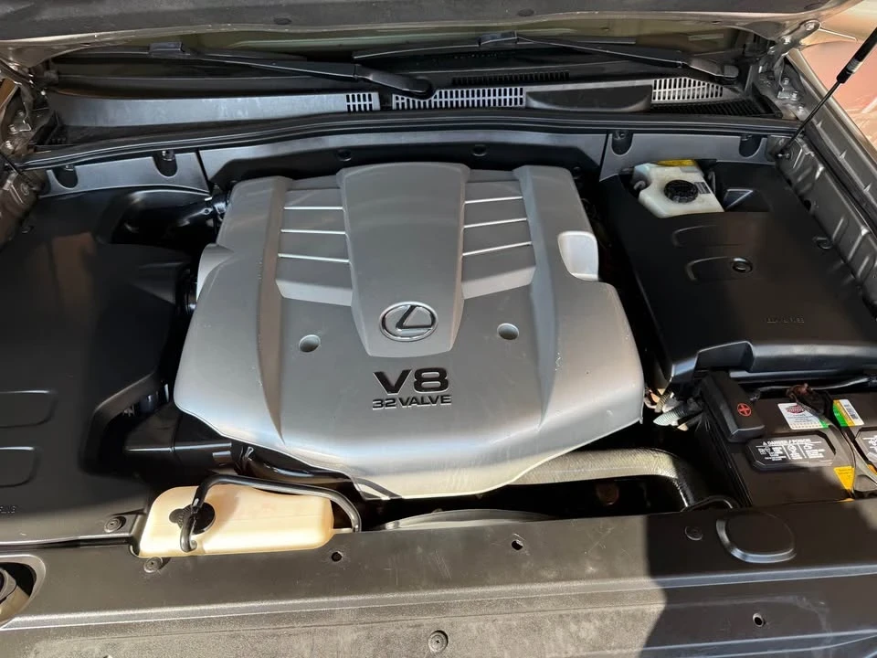 2004 Lexus GX 1st Gen - Image 18 of 18