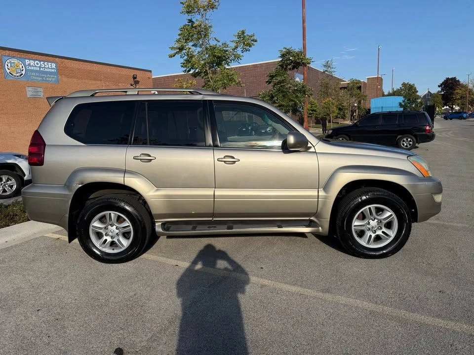 2004 Lexus GX 1st Gen - Image 5 of 18