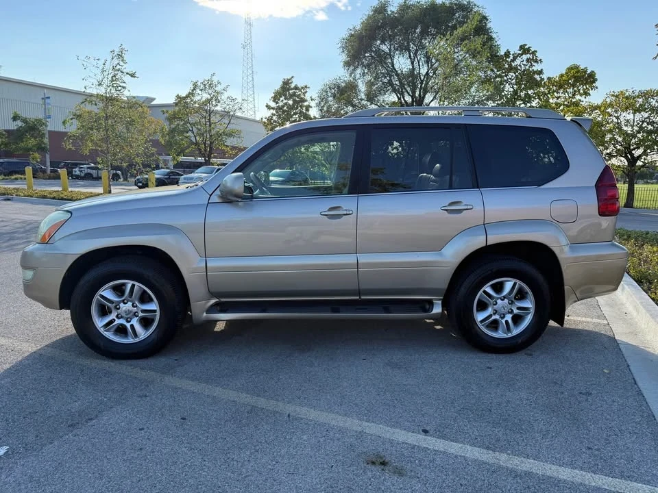 2004 Lexus GX 1st Gen - Image 4 of 18