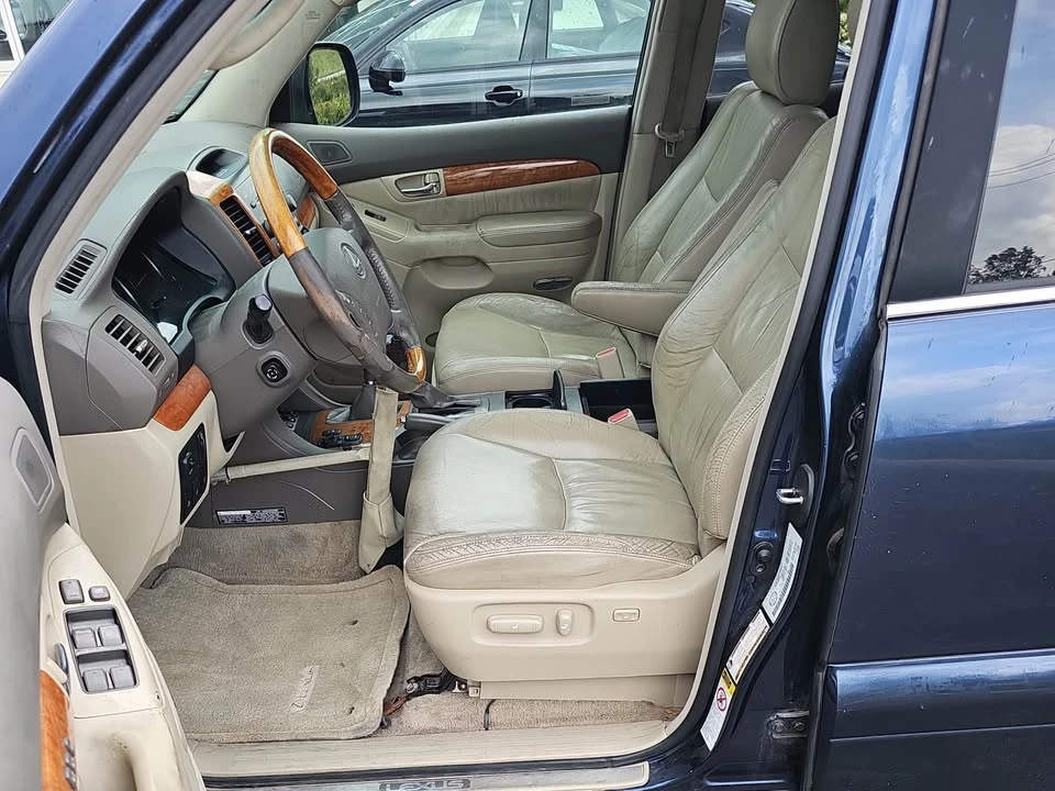 2004 Lexus GX 1st Gen - Image 6 of 9